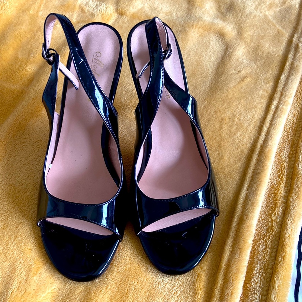 Women’s black peep toe sz 8